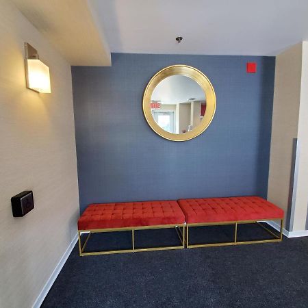 Econo Lodge Montreal Exterior photo