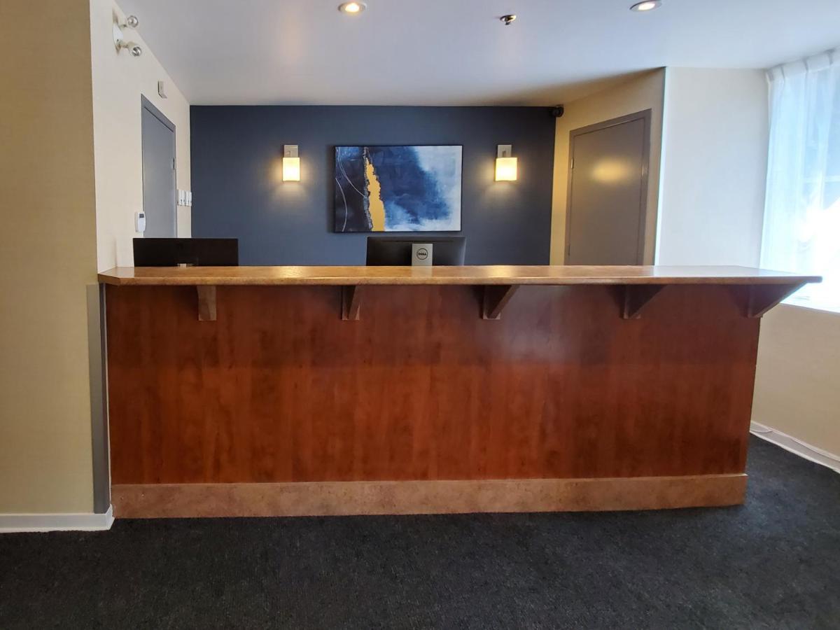 Econo Lodge Montreal Exterior photo