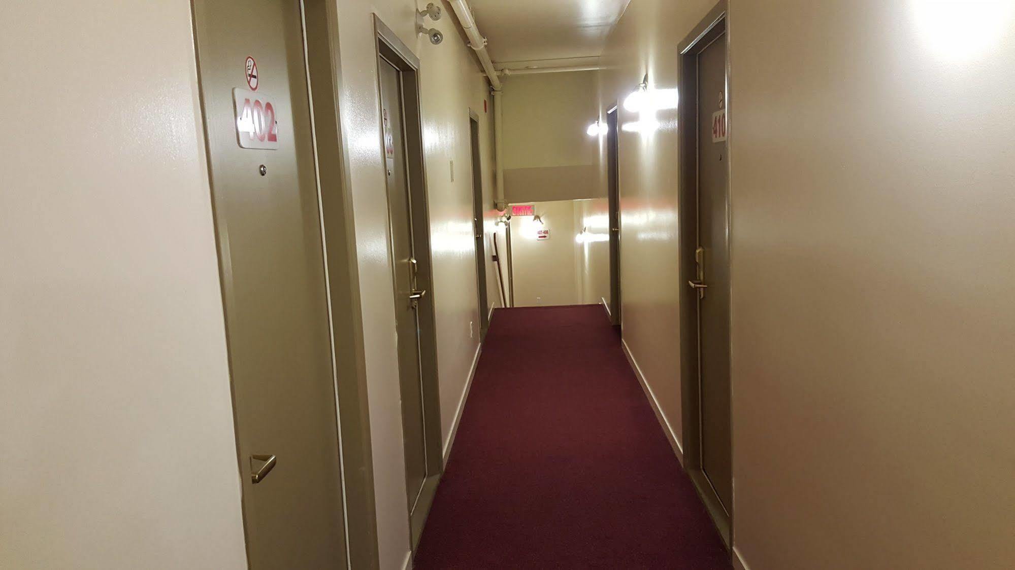 Econo Lodge Montreal Exterior photo