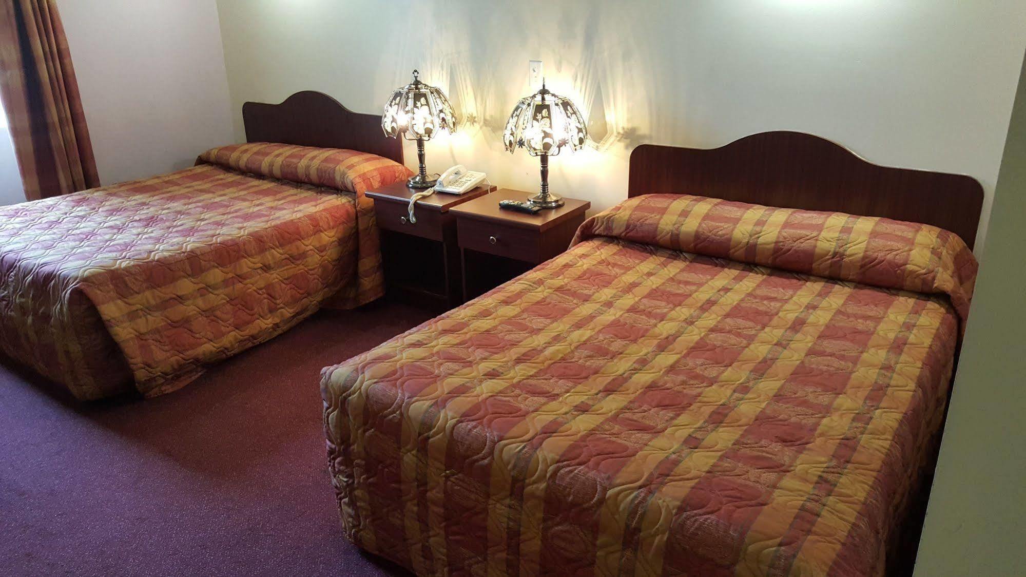 Econo Lodge Montreal Exterior photo