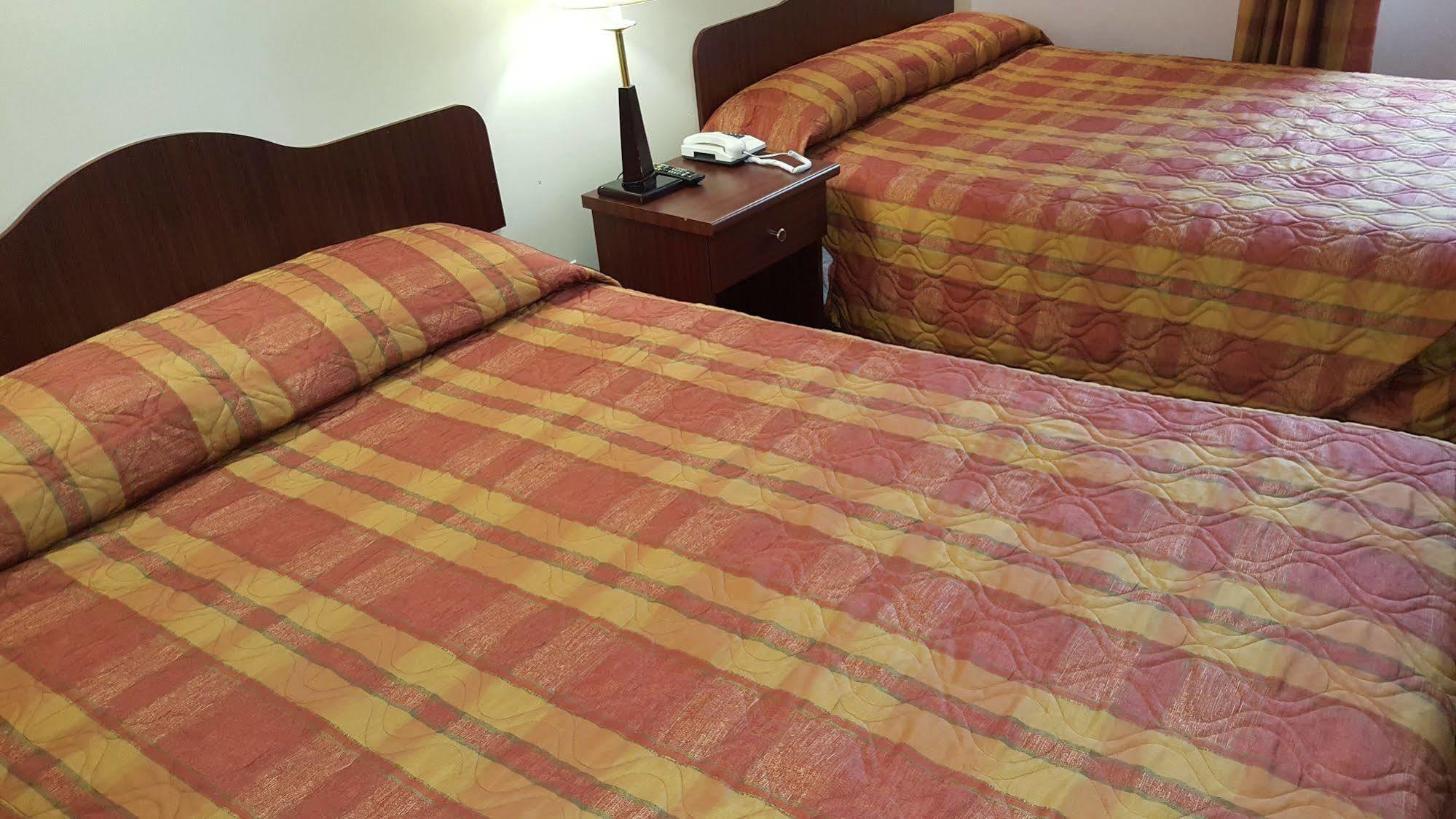 Econo Lodge Montreal Exterior photo
